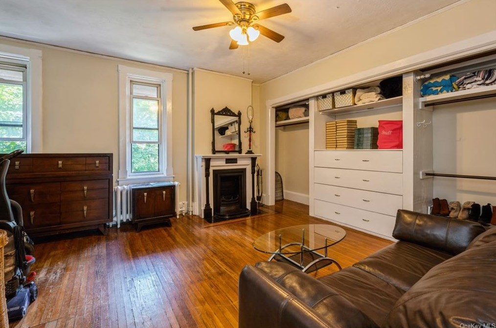 34 Clinton Ave, Dobbs Ferry NY 10522-3000 exterior