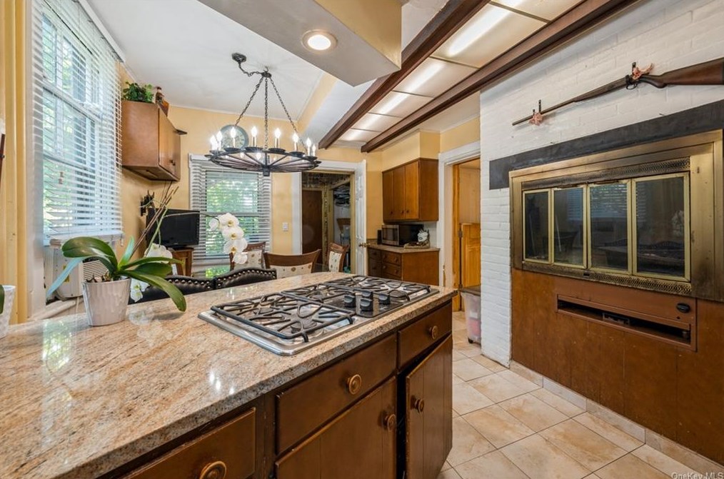 34 Clinton Ave, Dobbs Ferry NY 10522-3000 exterior