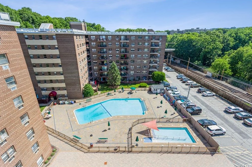 100 Diplomat Dr, Mount Kisco NY  10549-2004 exterior