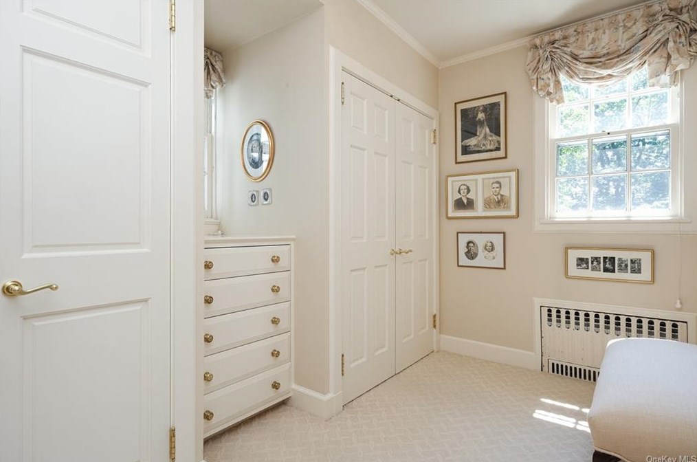 23 Warwick Rd, Yonkers NY 10708-5714 exterior