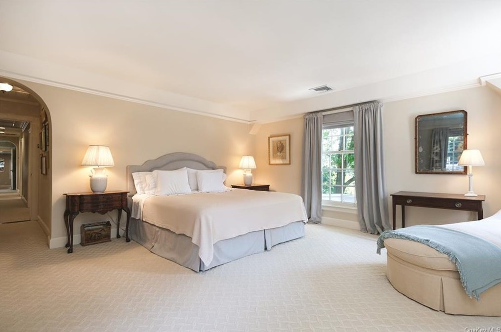 23 Warwick Rd, Yonkers NY 10708-5714 exterior