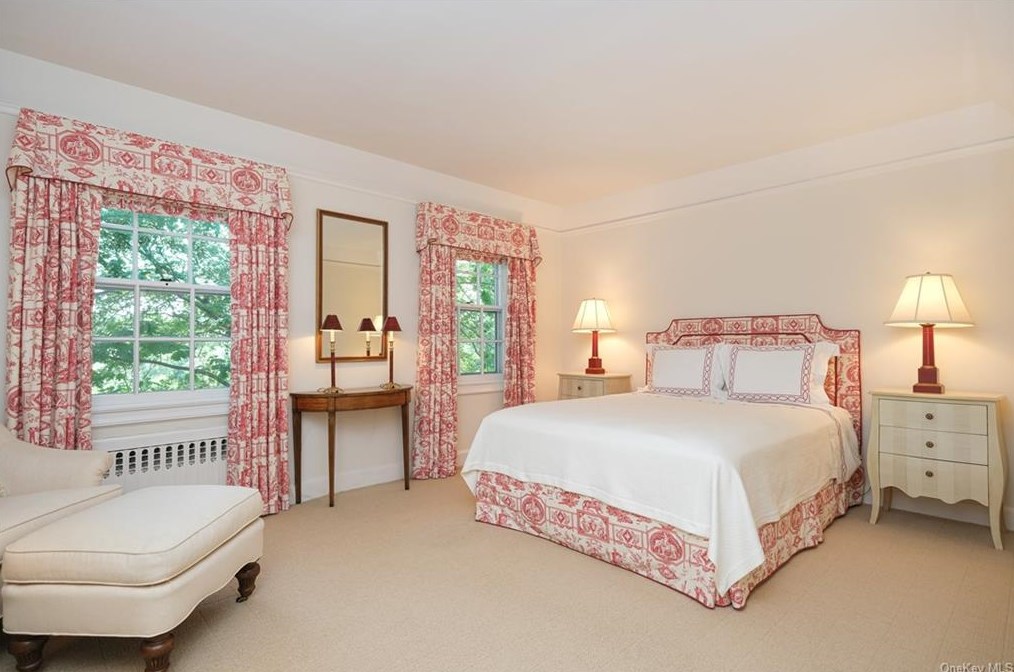 23 Warwick Rd, Yonkers NY 10708-5714 exterior