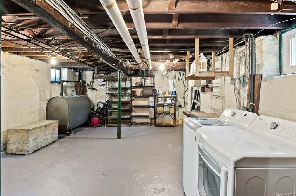 190 Crescent Pl, Yonkers NY 10704-1603 exterior