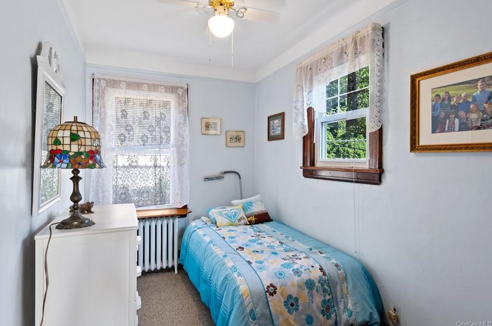 190 Crescent Pl, Yonkers NY 10704-1603 exterior