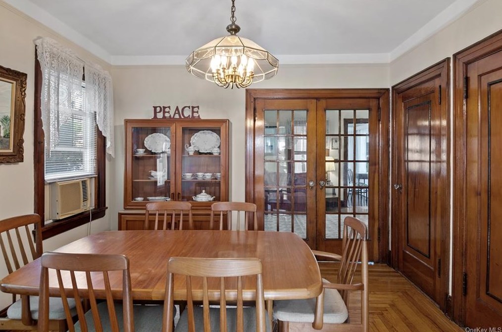 190 Crescent Pl, Yonkers NY 10704-1603 exterior