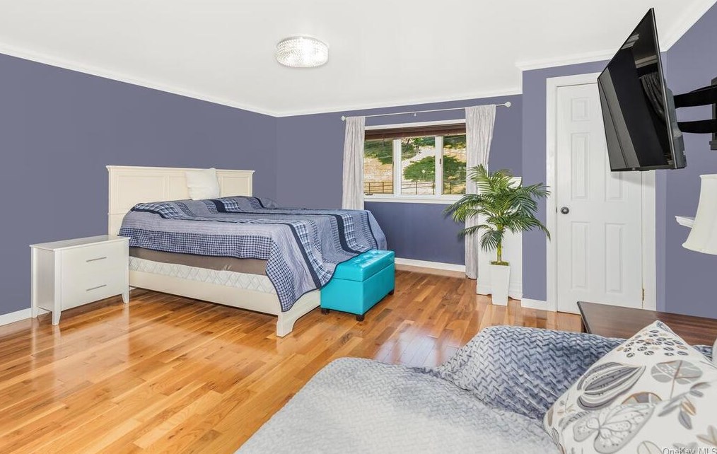 165 Hillview Ave, Yonkers NY 10704-3544 exterior