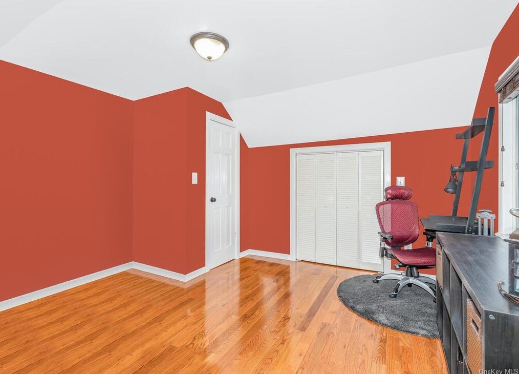 165 Hillview Ave, Yonkers NY 10704-3544 exterior