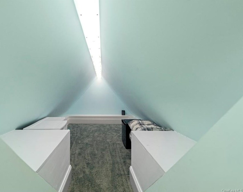 4 Wendover Rd, Yonkers NY 10705-2549 exterior