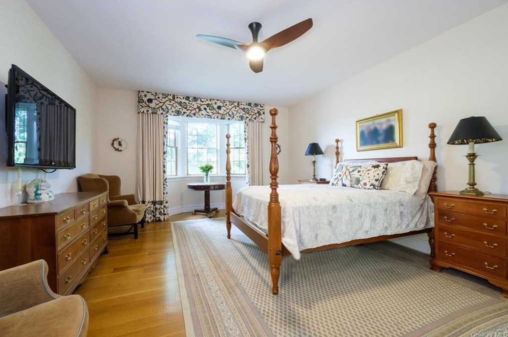 126 Durst Pl, Yonkers NY 10704-1840 exterior