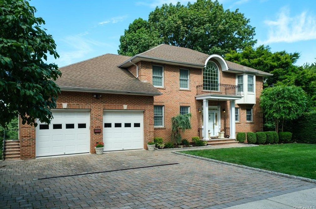 126 Durst Pl, Yonkers NY  10704-1840 exterior