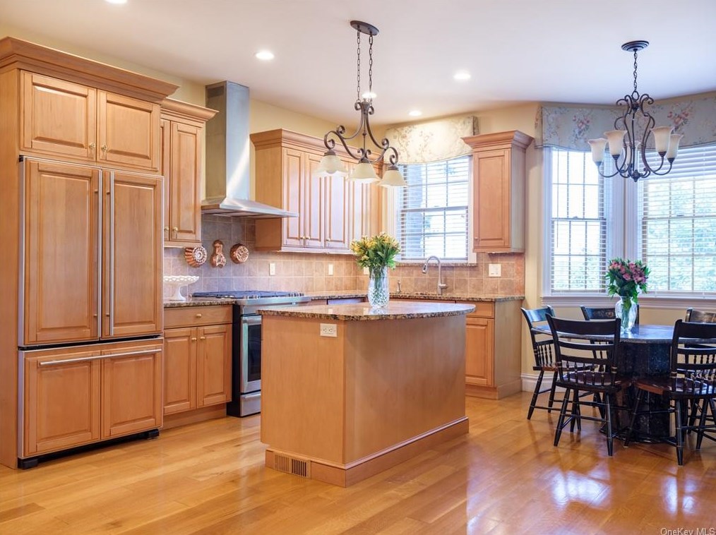 126 Durst Pl, Yonkers NY 10704-1840 exterior