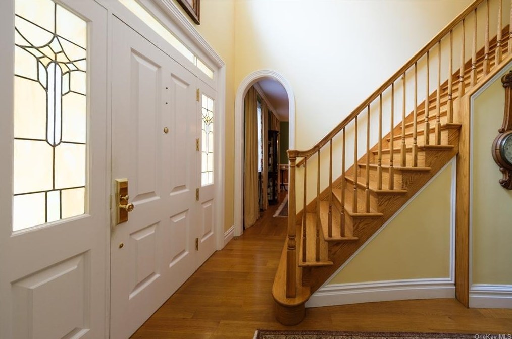 126 Durst Pl, Yonkers NY 10704-1840 exterior