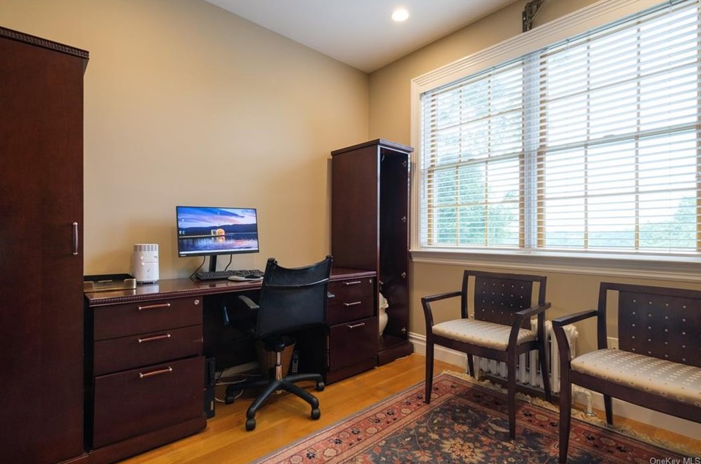 126 Durst Pl, Yonkers NY 10704-1840 exterior