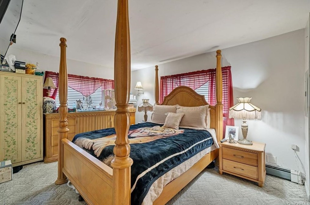 17 Netherwood Plz, Salt Point NY  12578-2271 exterior