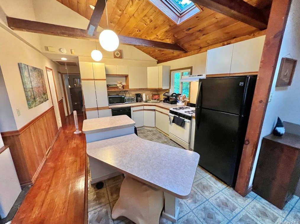 19 Orchard Lake Dr, Monroe NY  10950-6501 exterior