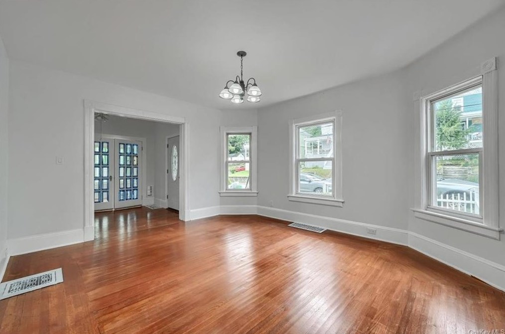 91 Walnut St, Walden NY  12586-1917 exterior