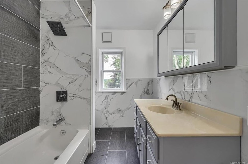 91 Walnut St, Walden NY  12586-1917 exterior