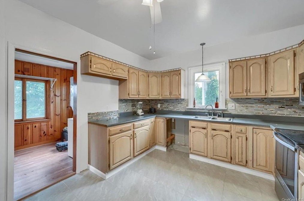 91 Walnut St, Walden NY  12586-1917 exterior