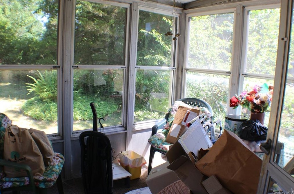 9 Hickory Ln, Monroe NY 10950-1007 exterior