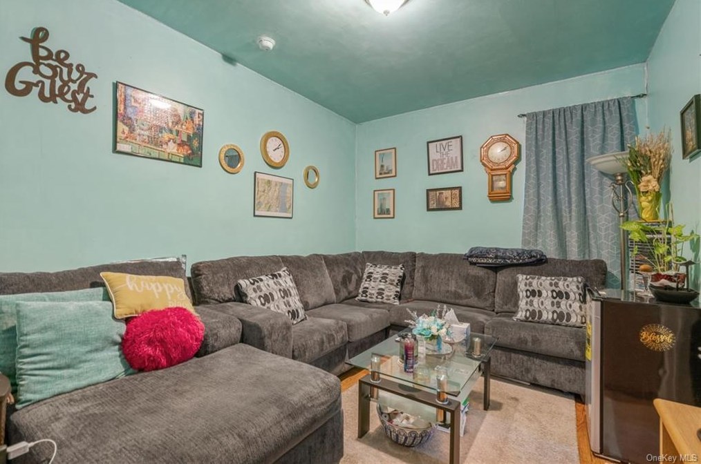 11 Benkard Ave, Newburgh NY  12550-5804 exterior