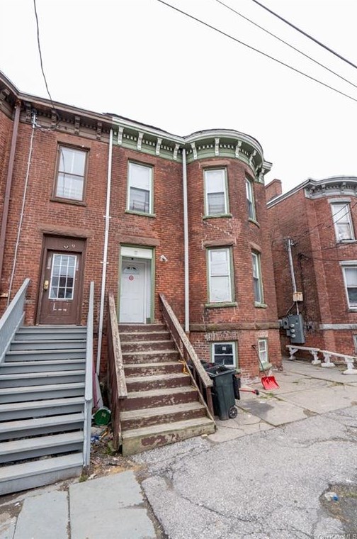 11 Benkard Ave, Newburgh NY  12550-5804 exterior