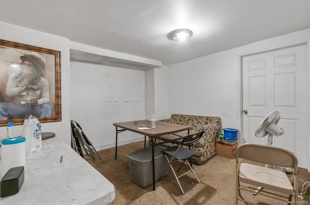 11 Benkard Ave, Newburgh NY  12550-5804 exterior