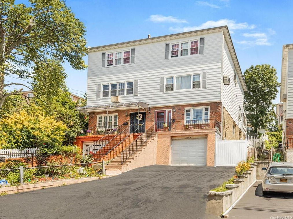 62 Pne St, Yonkers NY 10706-3922 exterior