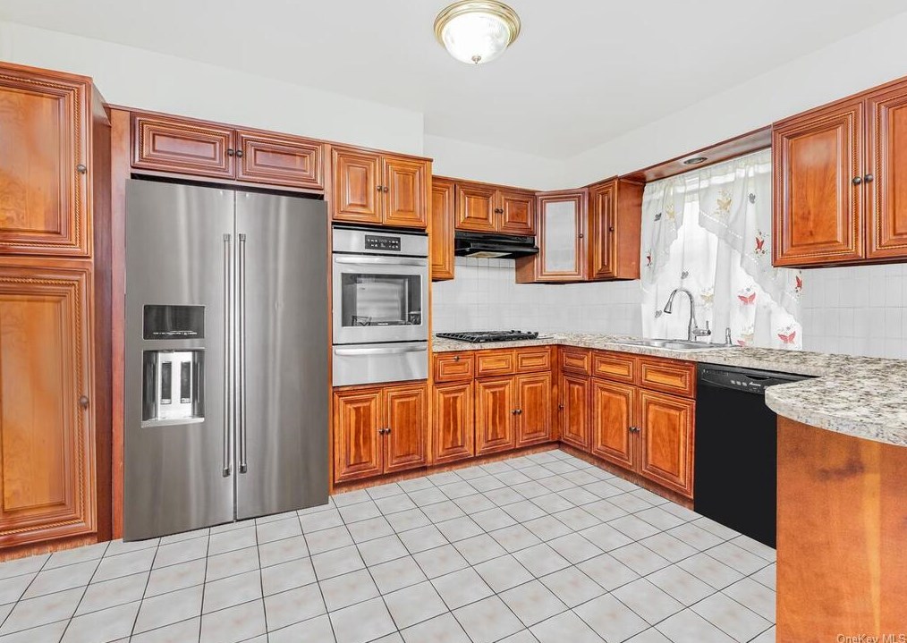 62 Pne St, Yonkers NY 10706-3922 exterior