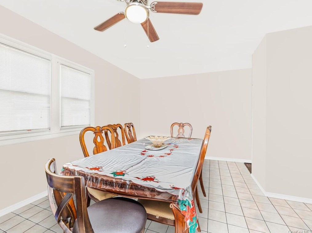 62 Pne St, Yonkers NY 10706-3922 exterior