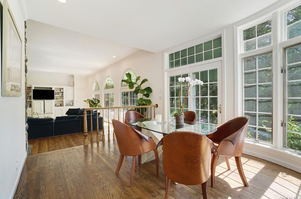 15 Lakeside Dr, Rye NY  10580-1853 exterior