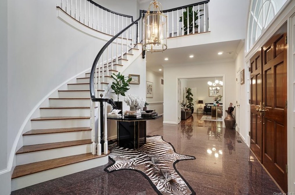 15 Lakeside Dr, Rye NY  10580-1853 exterior