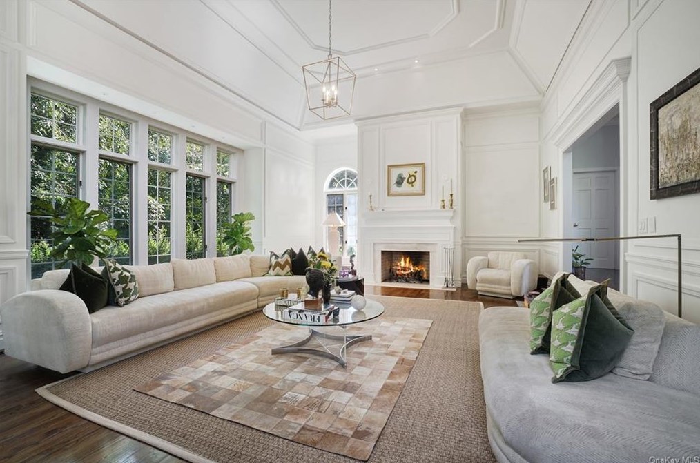 15 Lakeside Dr, Rye NY  10580-1853 exterior