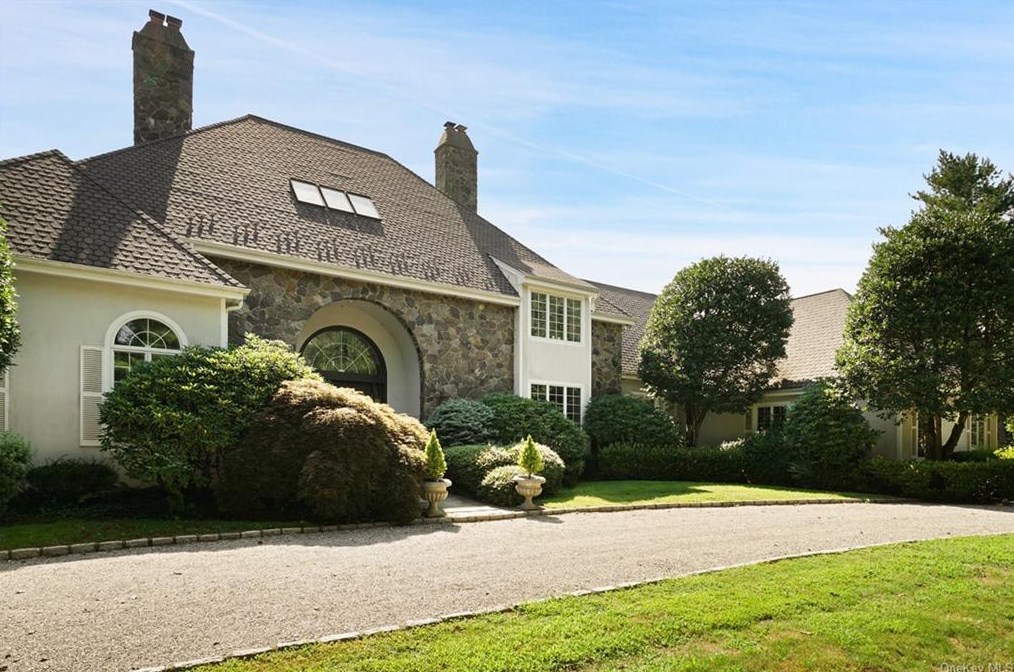 15 Lakeside Dr, Rye NY  10580-1853 exterior