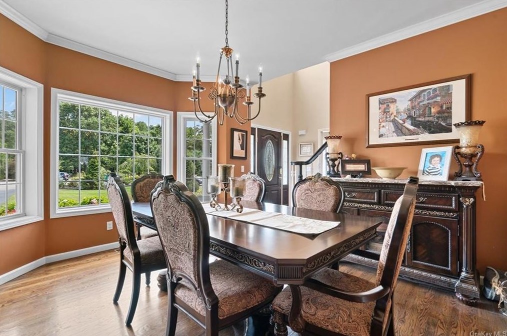 10 Vlg Ct, East Fishkill NY  12533-8120 exterior