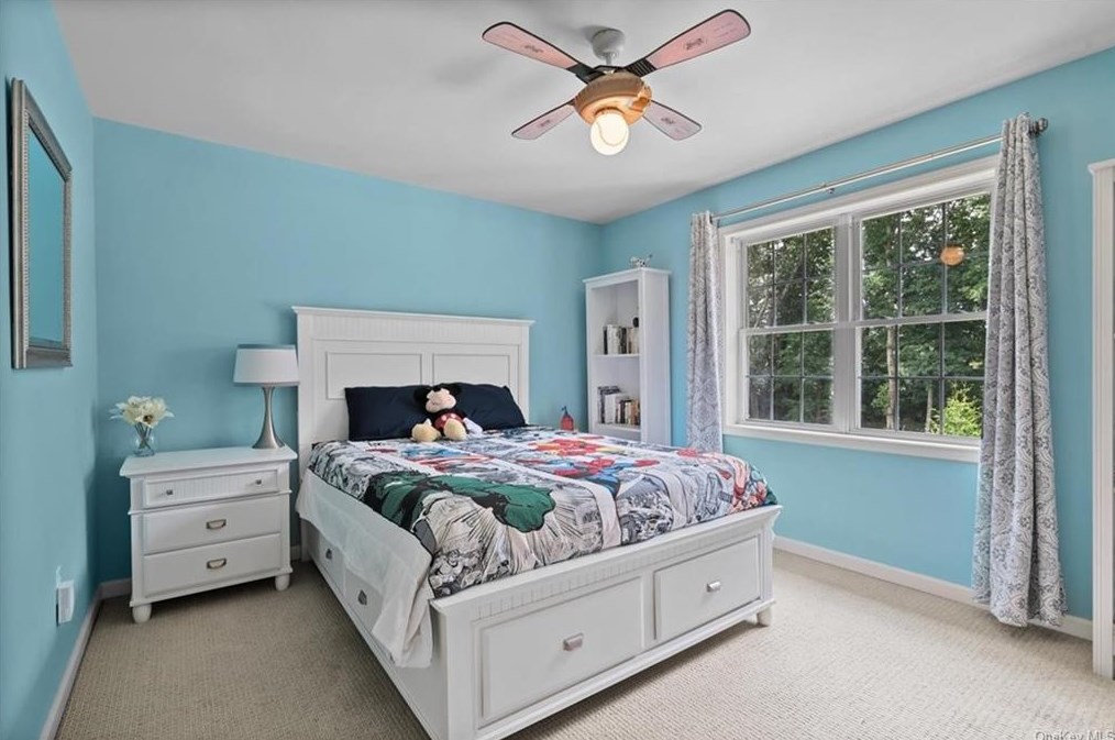 10 Vlg Ct, East Fishkill NY  12533-8120 exterior