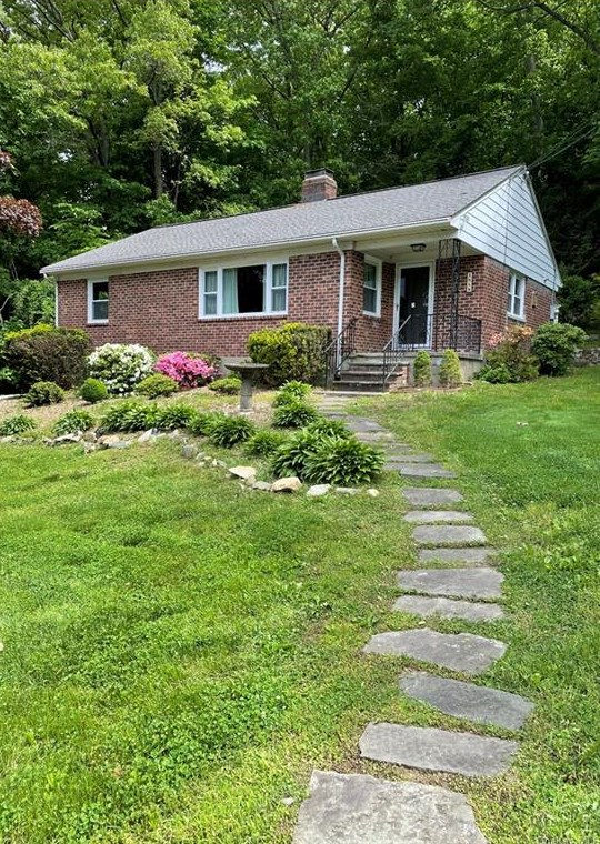 1889 Carhart Ave, Peekskill NY  10566-3120 exterior