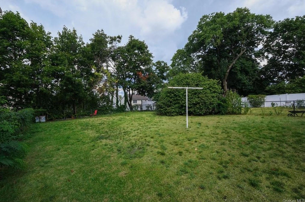 528 Smith St, Peekskill NY 10566-4512 exterior