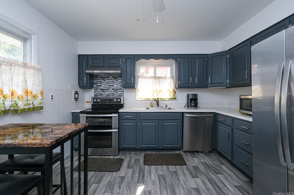 528 Smith St, Peekskill NY 10566-4512 exterior