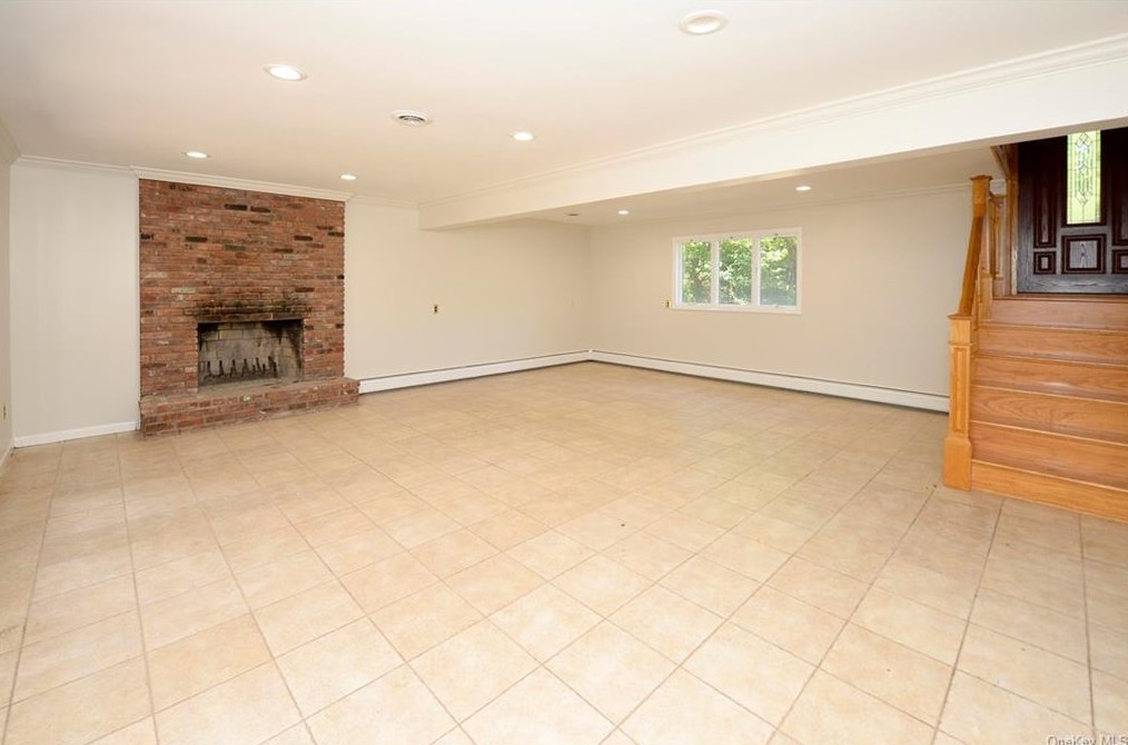 5 Ravenna Dr, Mount Ivy NY  10970-3607 exterior