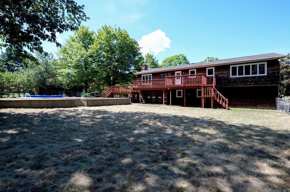 5 Ravenna Dr, Mount Ivy NY  10970-3607 exterior