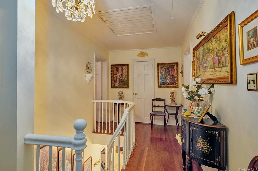 66 Gramercy Ave, Yonkers NY 10701-5123 exterior