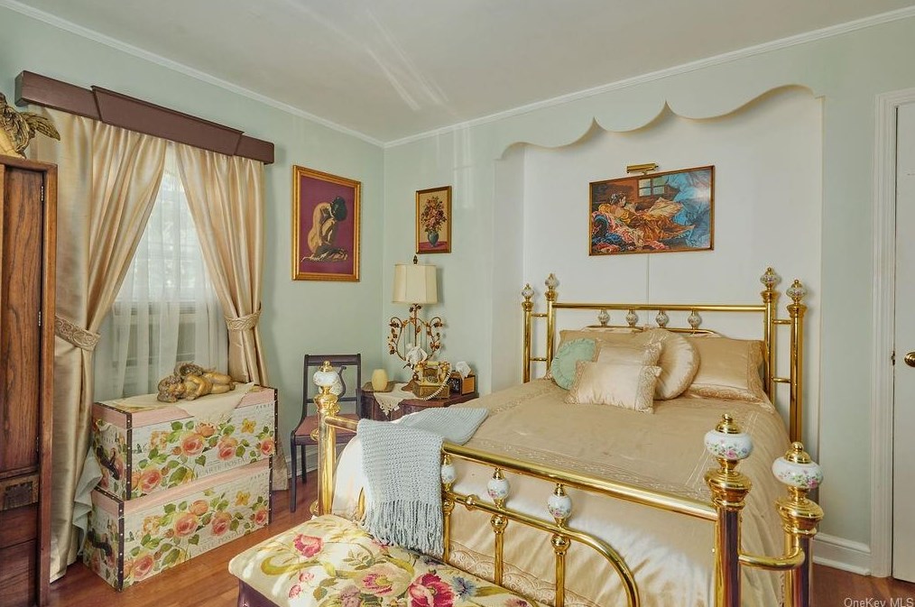 66 Gramercy Ave, Yonkers NY 10701-5123 exterior