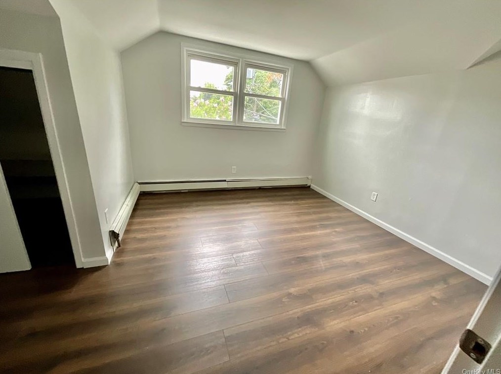 155 First St, Yonkers NY 10704-4308 exterior