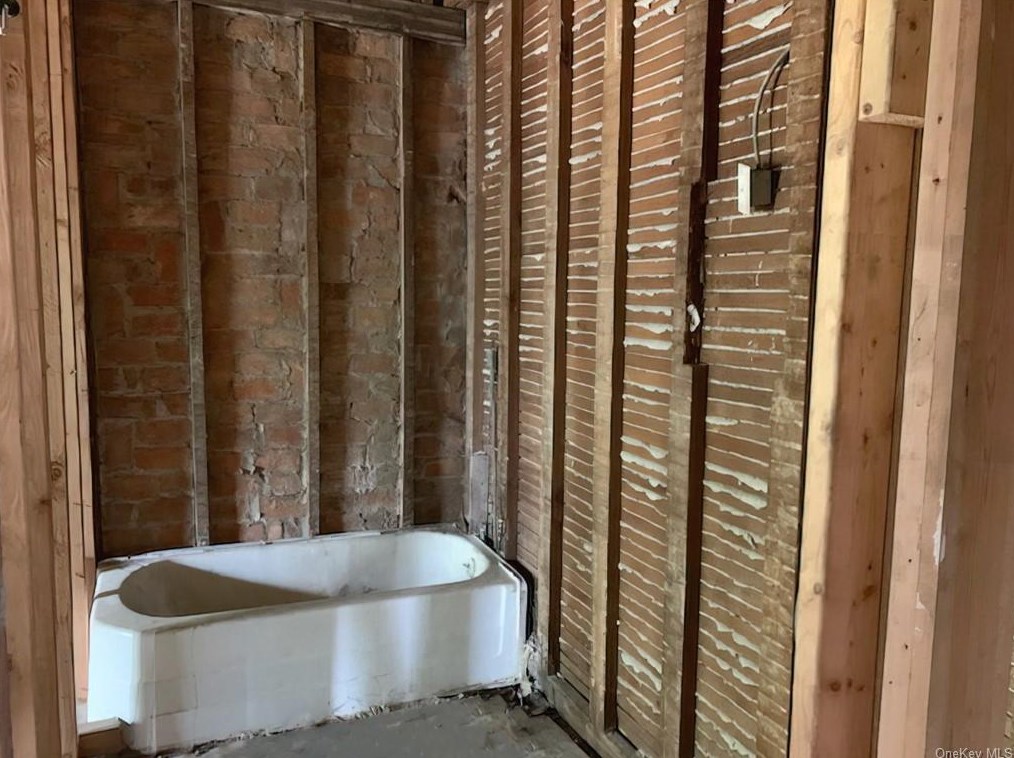 37 Elm St, Beacon NY 12508-1946 exterior