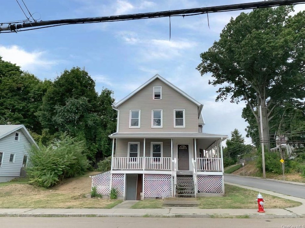 37 Elm St, Beacon NY 12508-1946 exterior