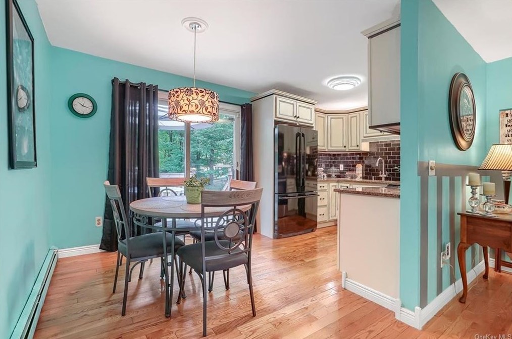 13 Brookside Rd, Beacon NY 12508-2422 exterior