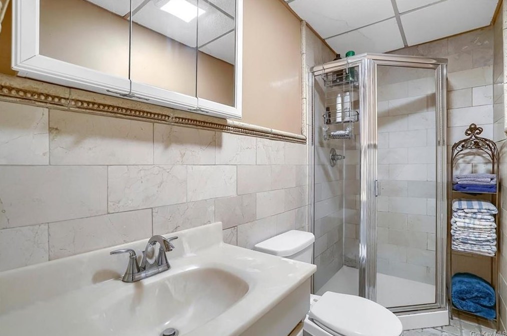 13 Brookside Rd, Beacon NY 12508-2422 exterior