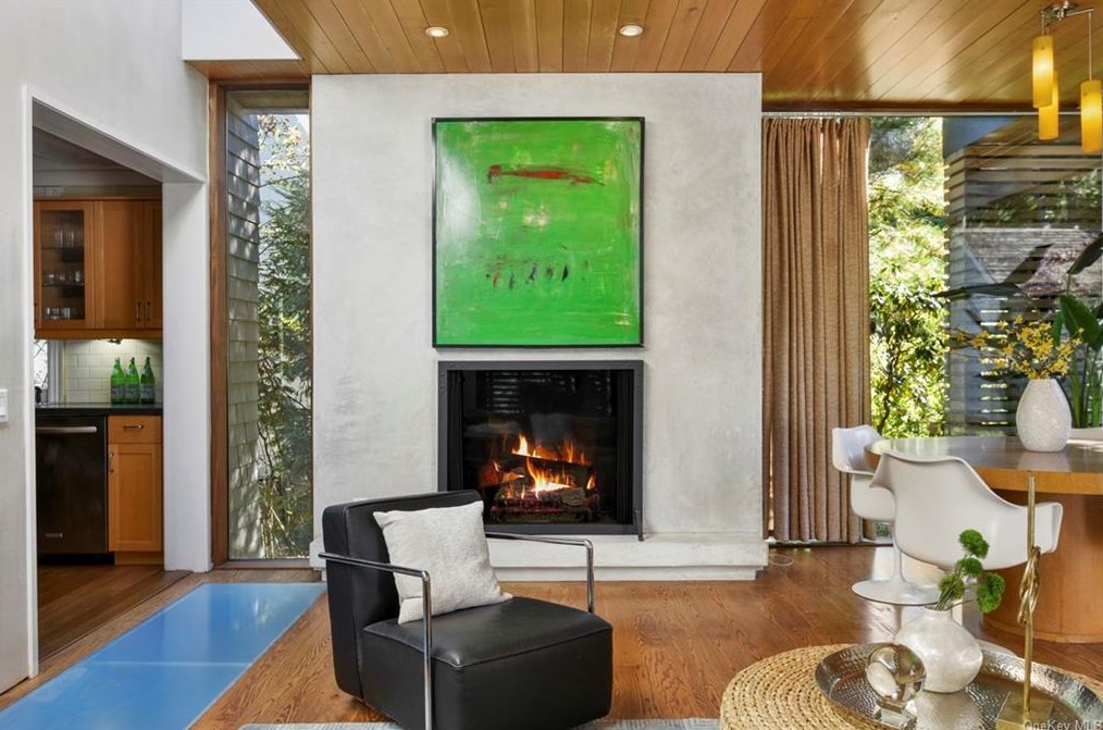 14 Bronson Ave, Larchmont NY  10538-3824 exterior