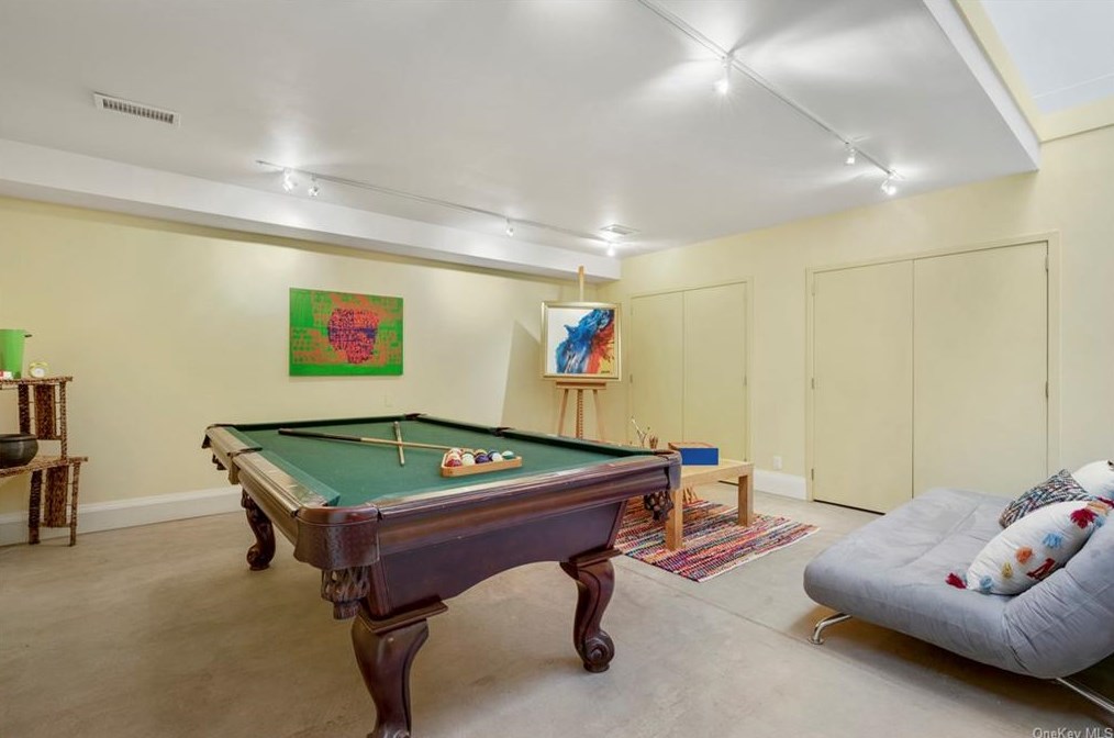 14 Bronson Ave, Larchmont NY  10538-3824 exterior