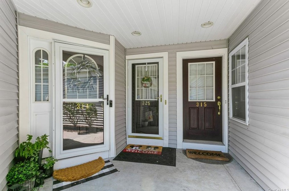 325 Waterside Close, Peekskill NY  10566-4459 exterior